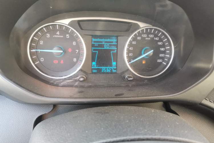 Used FAW Yingzhi 727 2016 1.5L Standard Edition
