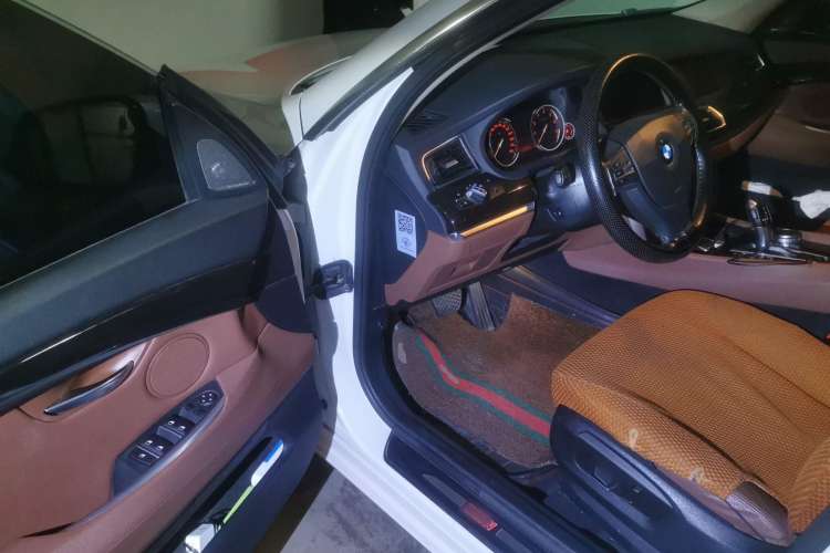 Used BMW 5 Series GT 2017 528i Leading Model
