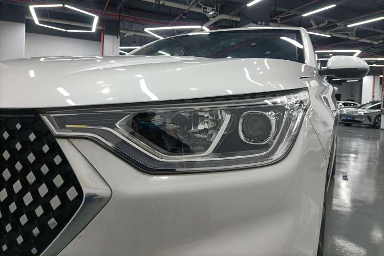 Used Baojun RC-6 2019 1.5T CVT 24-Hour Online Luxury Edition
