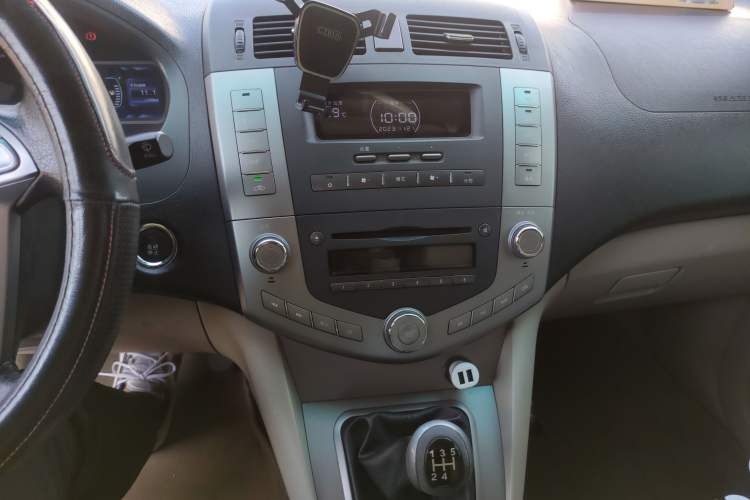 Used BYD S6 2011 2.0L Manual Luxury Edition
