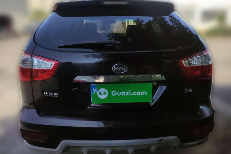 Used BYD S6 2011 2.0L Manual Luxury Edition
