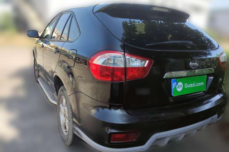 Used BYD S6 2011 2.0L Manual Luxury Edition
