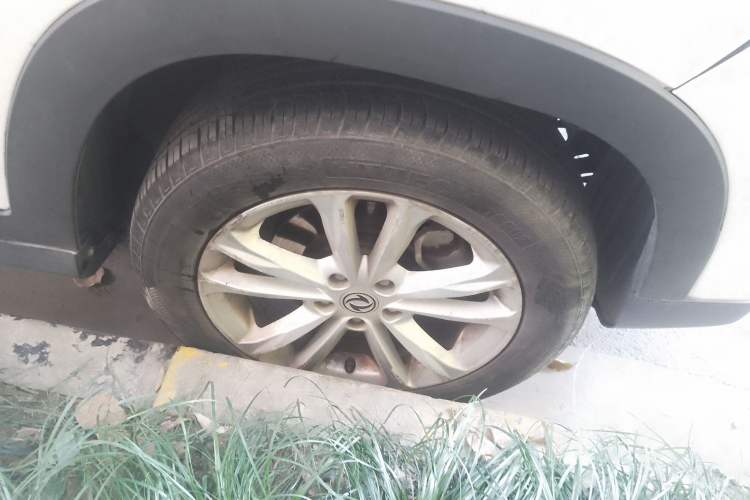 Used Dongfeng Fengon S560 2018 1.8L CVT Elite Model 7 Seats Right Front Wheel Hub