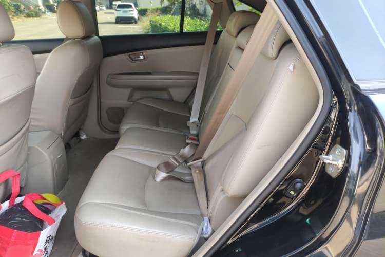 Used BYD S6 2011 2.0L Manual Luxury Edition
