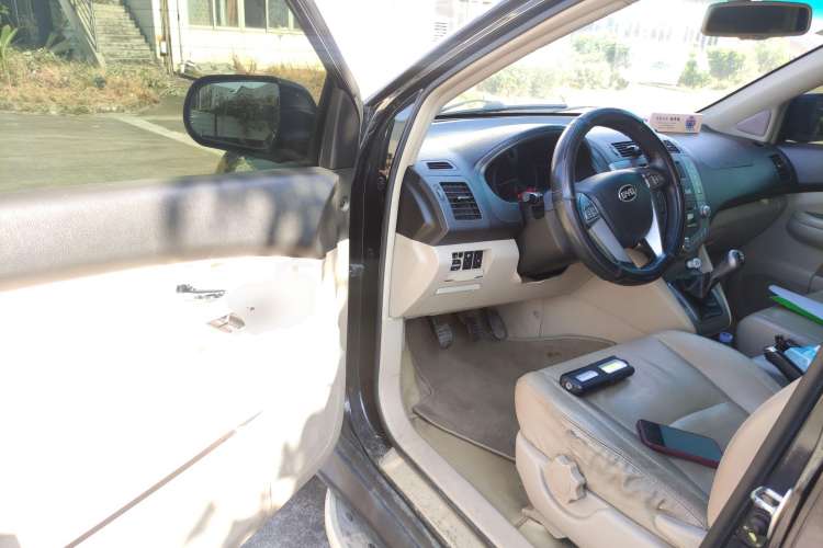 Used BYD S6 2011 2.0L Manual Luxury Edition
