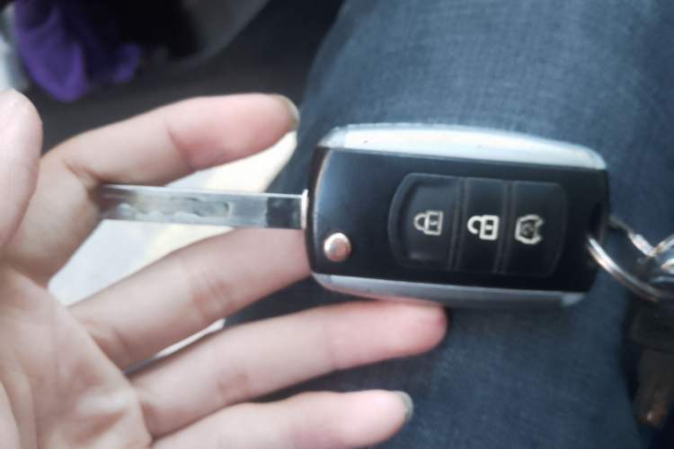 Used Dongfeng Fengon S560 2018 1.8L CVT Elite Model 7 Seats Vehicle Key