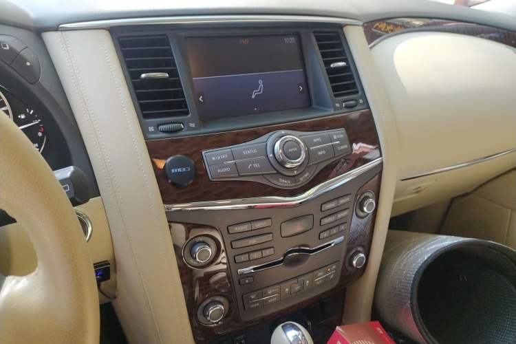 Used Nissan Patrol 2018 5.6L Standard Version Audio And AC Panel