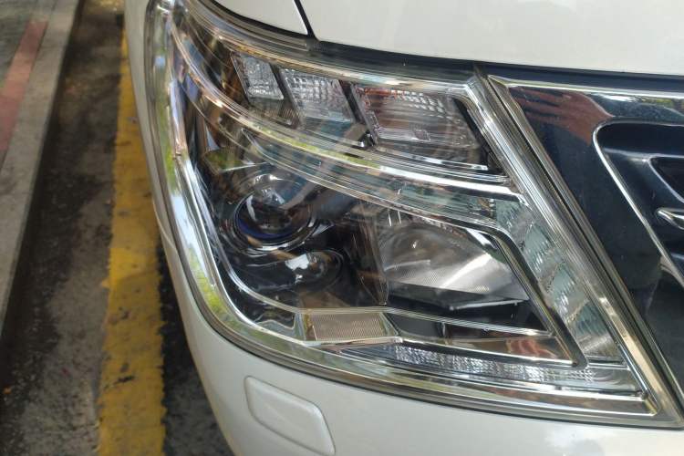 Used Nissan Patrol 2018 5.6L Standard Version Right Front Headlight