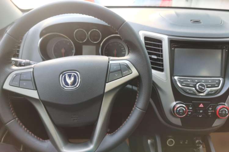 Used CHANGAN CS35 2012 1.6L Manual Luxury Model China IV Standard
