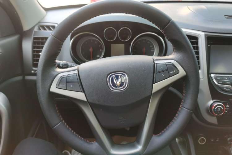 Used CHANGAN CS35 2012 1.6L Manual Luxury Model China IV Standard
