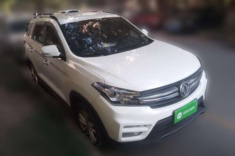 Used Dongfeng Fengon S560 2018 1.8L CVT Elite Model 7 Seats Front Right 45 Deg