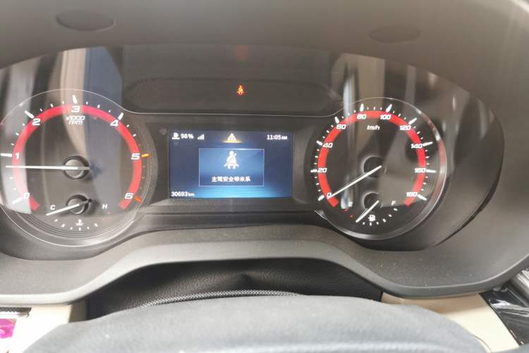 Used SAIC MAXUS Xintu V90 2019 2.0T Manual ZhiDa Rear-Drive Single-Tire Long Wheelbase High-Roof 9-Seater
