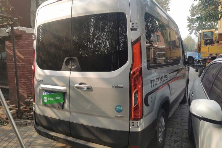 Used SAIC MAXUS Xintu V90 2019 2.0T Manual ZhiDa Rear-Drive Single-Tire Long Wheelbase High-Roof 9-Seater
