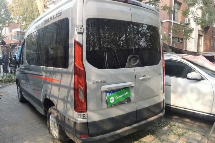 Used SAIC MAXUS Xintu V90 2019 2.0T Manual ZhiDa Rear-Drive Single-Tire Long Wheelbase High-Roof 9-Seater
