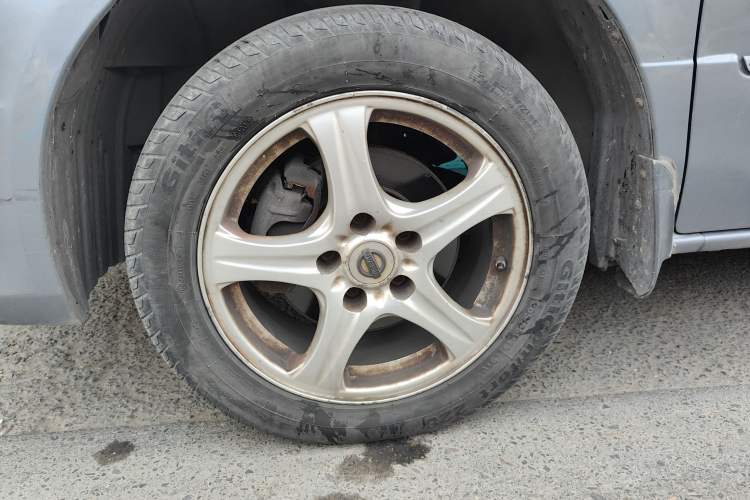Used Dongfeng Shuaike 2011 1.5L Manual Comfort 7-Seater China IV Standard