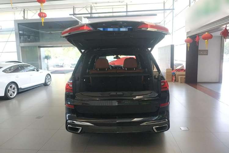 Used BMW X7 2020 xDrive40i Luxury M Sport Package
