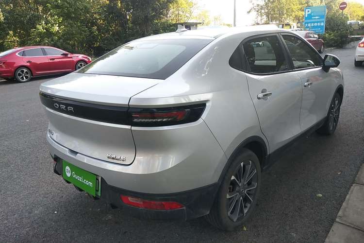 Used ORA iQ 2018 High-Range Version Smart Connectivity Model