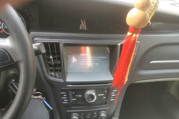 Used BAIC Senova D50 2014 1.5L manual standard version