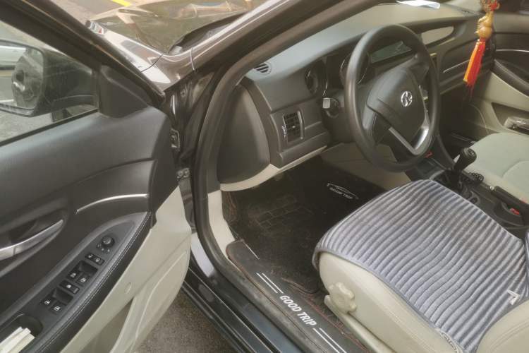 Used BAIC Senova D50 2014 1.5L manual standard version