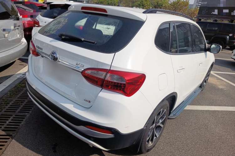 Used Brilliance V5 2016 1.5T Manual Two-Wheel Drive Smart Version
