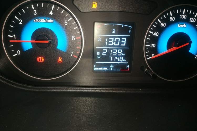 Used Dongfeng Fengon 330 2019 1.5L Manual Practical II China VI