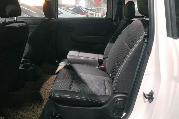 Used Dongfeng Fengon 330 2019 1.5L Manual Practical II China VI