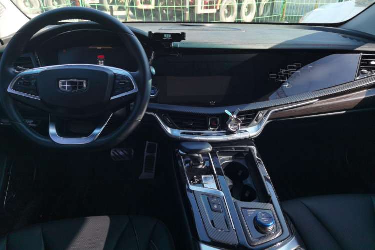 Used Geely Auto Emgrand GT New Energy 2018 1.5T PHEV Yaoxiang Edition Center Console
