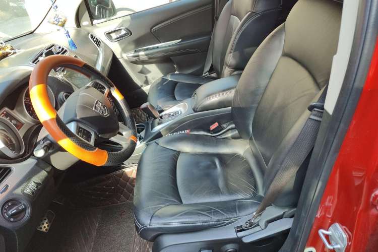 Used Dodge Journey 2013 2.4L Two-Wheel Drive Luxury Version
