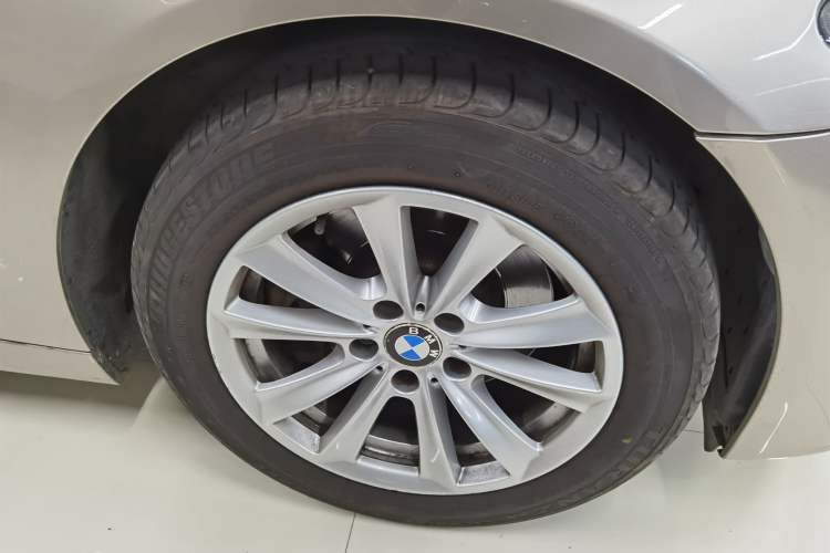 Used BMW 5 Series 2014 520i Elegant Edition
