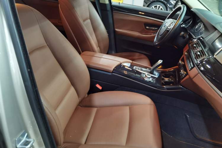 Used BMW 5 Series 2014 520i Elegant Edition
