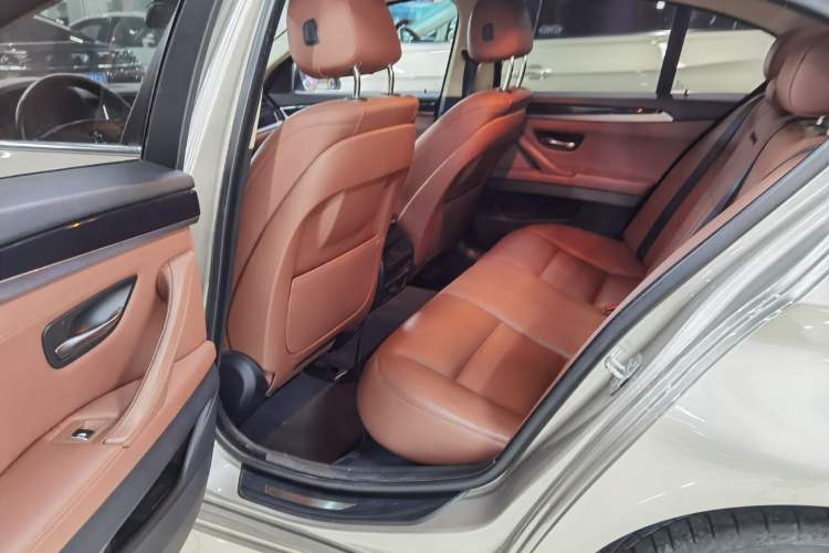Used BMW 5 Series 2014 520i Elegant Edition
