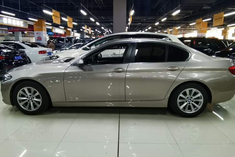 Used BMW 5 Series 2014 520i Elegant Edition
