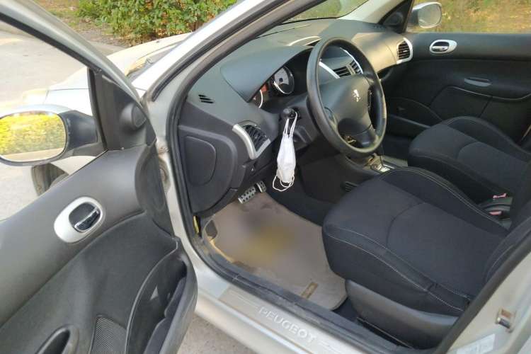 Used Peugeot 207 2009 Hatchback 1.6L Automatic Prestige Edition
