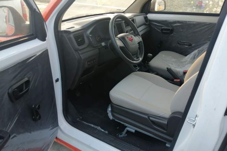 Used Wuling Hongguang V 2022 1.5L Jingqu Version Hydraulic Power Steering LAR