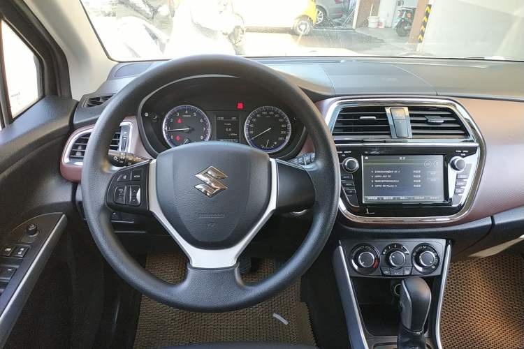 Used Suzuki Vitara S-Cross 2017 1.6L CVT Two-Wheel Drive Urban Fashion Model
