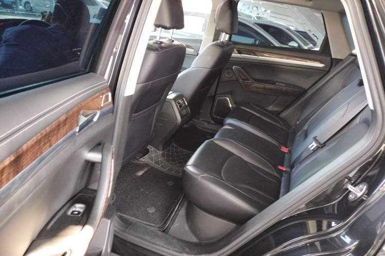 Used Zotye Domy X7 2017 1.8T DCT Luxury Model Left Rear Seat