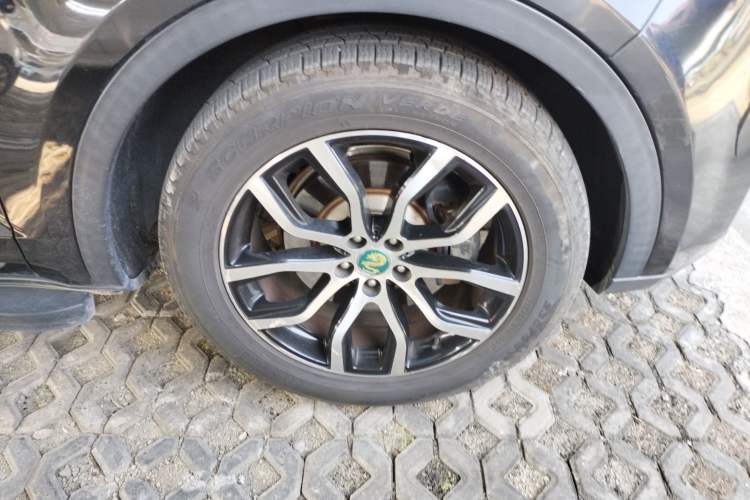 Used Zotye Domy X7 2017 1.8T DCT Luxury Model Right Front Wheel Hub