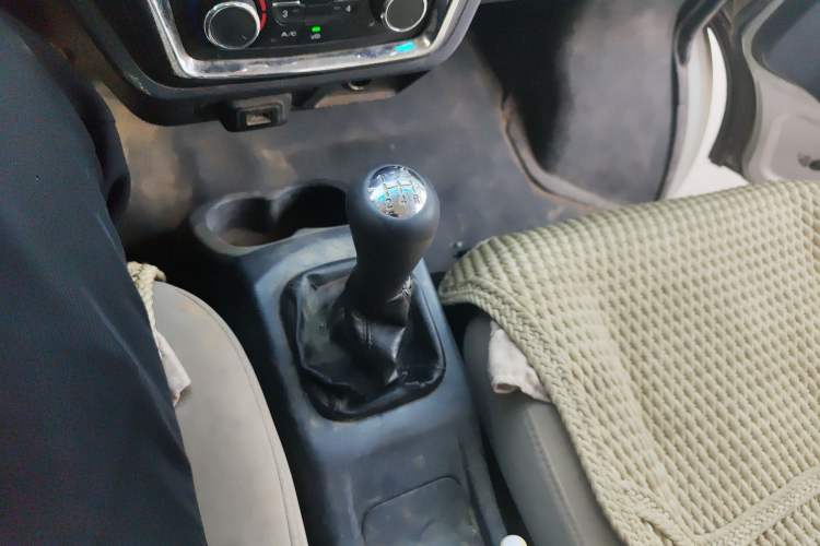 Used Jinbei T5 2018 1.5L Entrepreneurial-Grade Dual-Rear-Wheel DLCG14
