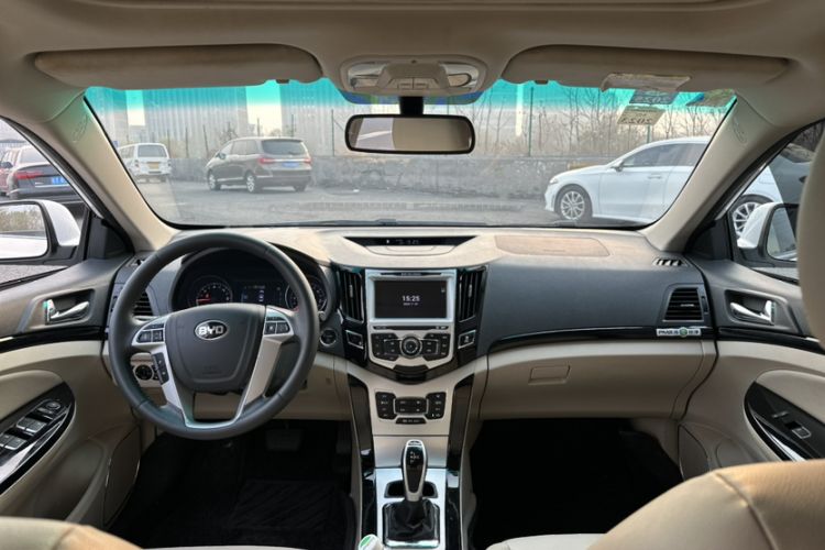 Used BYD e5 2017 300 Prestige Edition
