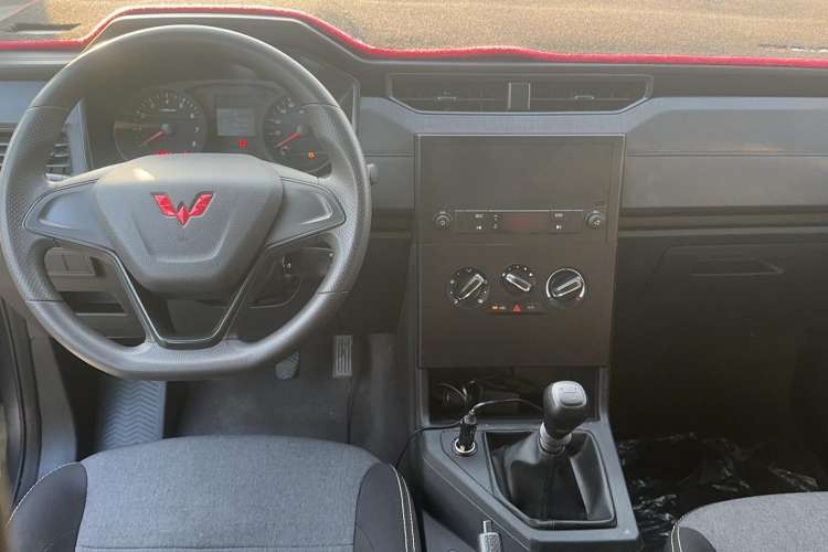 Used Wuling Hongguang PLUS 2020 1.5L Manual Standard Edition 5 Seats