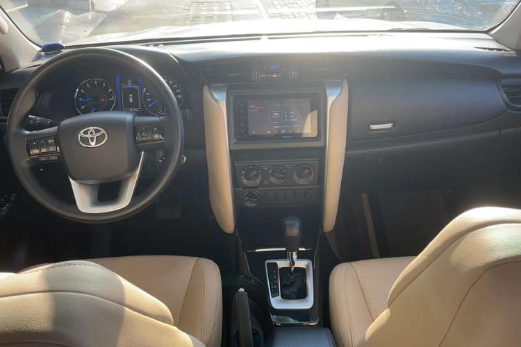 Used Toyota Fortuner 2016 2.7L Middle East Version
