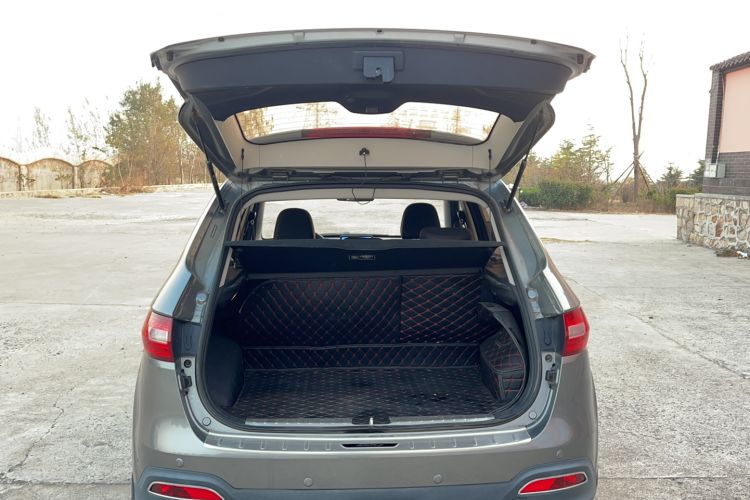 Used FAW Senya R7 2016 1.6L Manual Smart Version Trunk