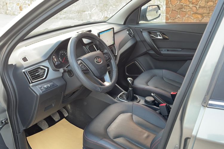 Used FAW Senya R7 2016 1.6L Manual Smart Version Driver Seat