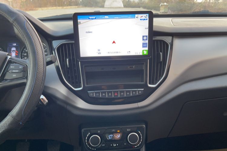 Used FAW Senya R7 2016 1.6L Manual Smart Version Audio And AC Panel