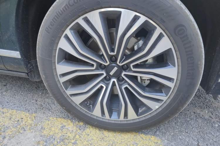 Used Wey Lanshan 2023 Four-Wheel Drive Ultra-Long Range Version Right Front Wheel Hub