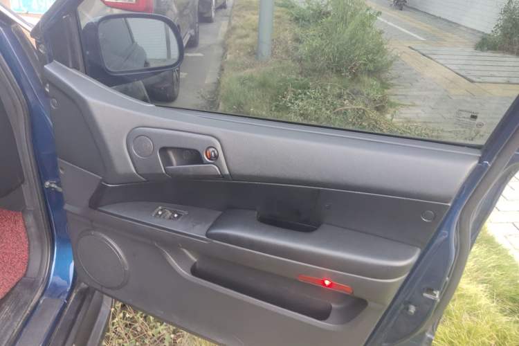 Used SsangYong Actyon 2014 2.3L Two-Wheel Drive Manual Transmission Entry-Level Gasoline Version
