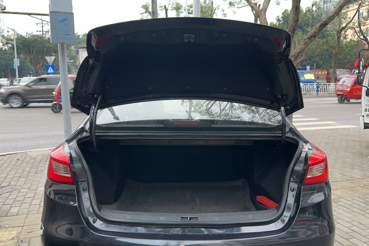 Used Zotye Z500 2015 1.5T CVT Luxury Model