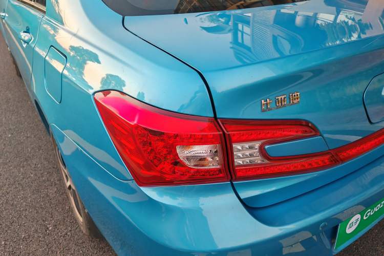 Used BYD Qin New Energy 2014 1.5T Cool Black Knight Flagship Model
