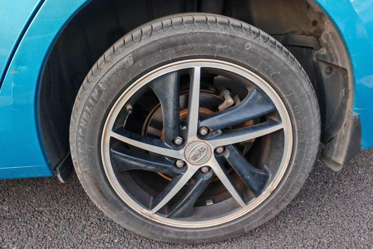 Used BYD Qin New Energy 2014 1.5T Cool Black Knight Flagship Model
