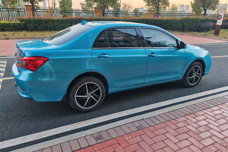 Used BYD Qin New Energy 2014 1.5T Cool Black Knight Flagship Model
